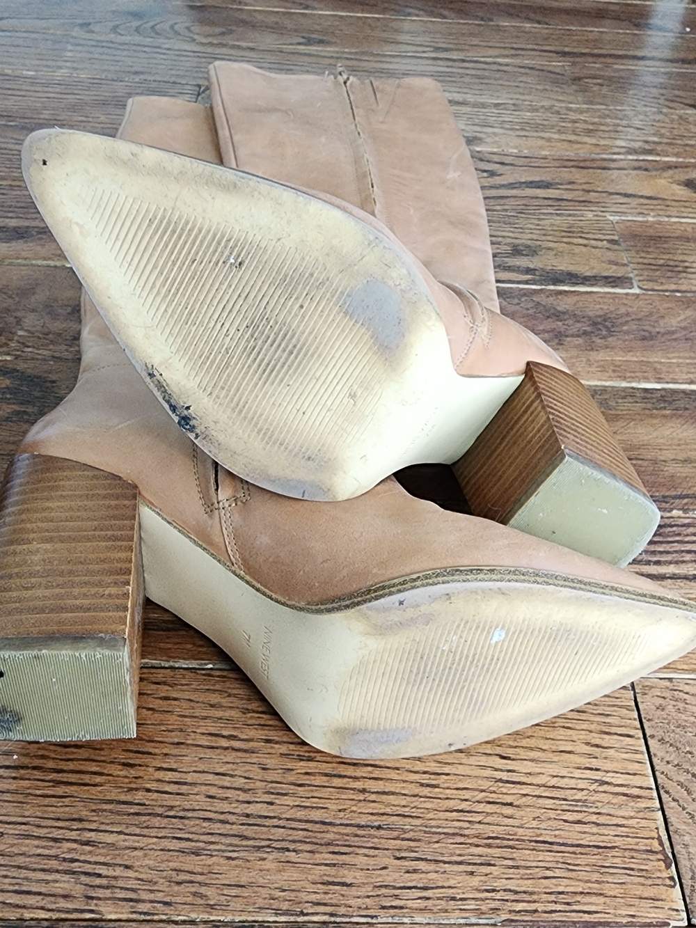 Nine West Tan Leather Tall Boots 7 Boho Chic Minimalist Western Neutral Pointy - Picture 10 of 10